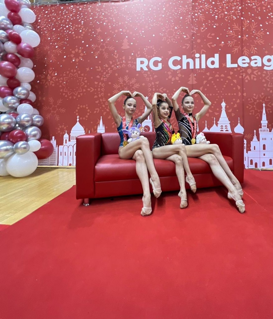 Три гимнастки с медалями на RG Child League